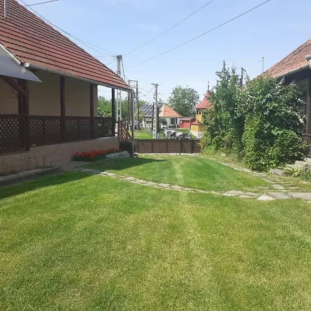 Biro-Udvar Vendeghaz Malyinka Exterior photo